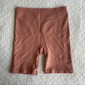 Fabletics Cloud Seamless High-Waisted Short